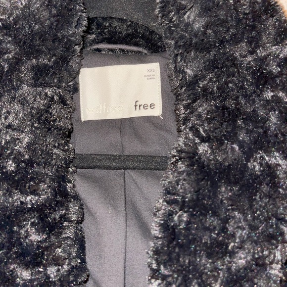 Aritzia Wilfred Free Plush Faux Fur Jacket - Picture 6 of 11